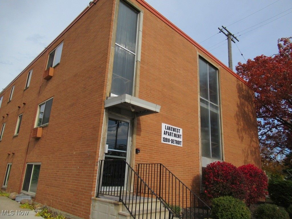 12810 Detroit Avenue 10, Lakewood, OH 44107