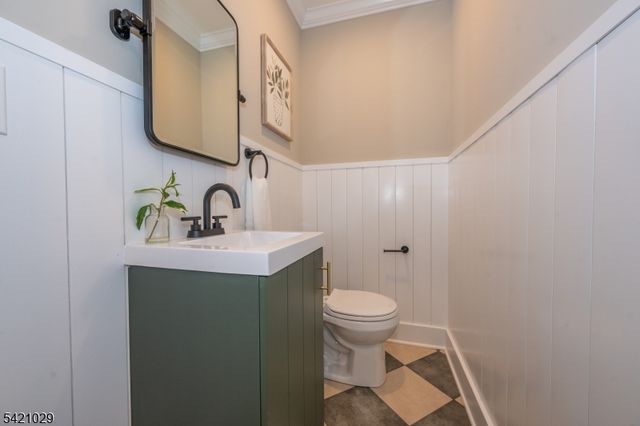 43 E Shore Rd, Denville Twp., NJ 07834