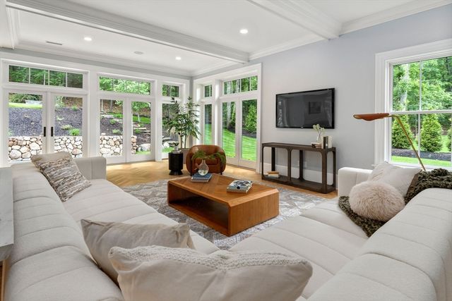 196 Pond Road, Wellesley, MA 02482