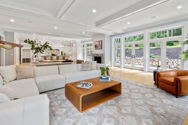 196 Pond Road, Wellesley, MA 02482