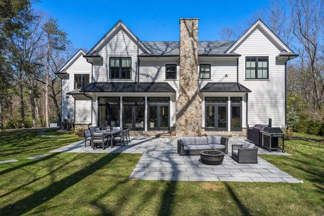 196 Pond Road, Wellesley, MA 02482