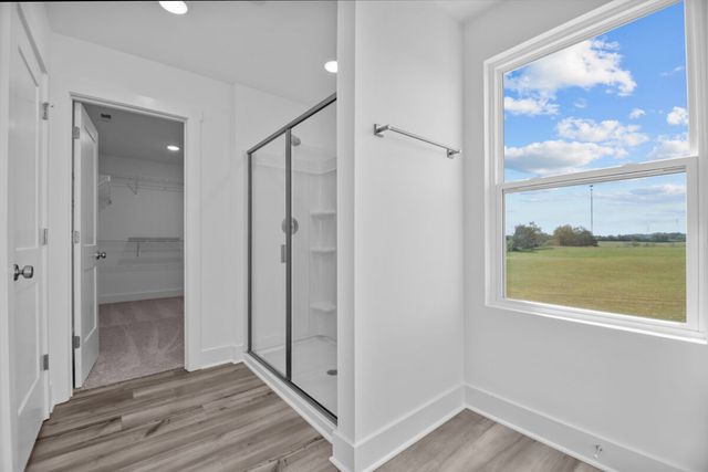 2563 Peaceful Valley Dr, Columbia, TN 38401