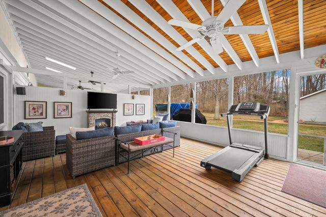 15577 Victor Road 5, Chikaming Twp, MI 49129