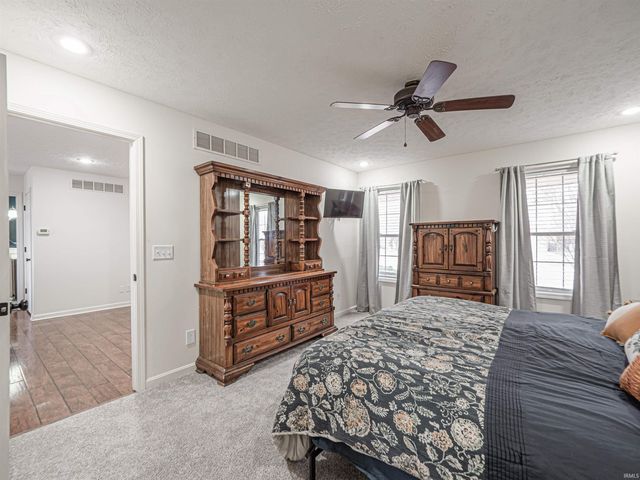 4150 Clover Drive, Evansville, IN 47711