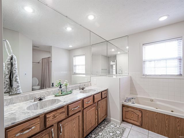 4150 Clover Drive, Evansville, IN 47711