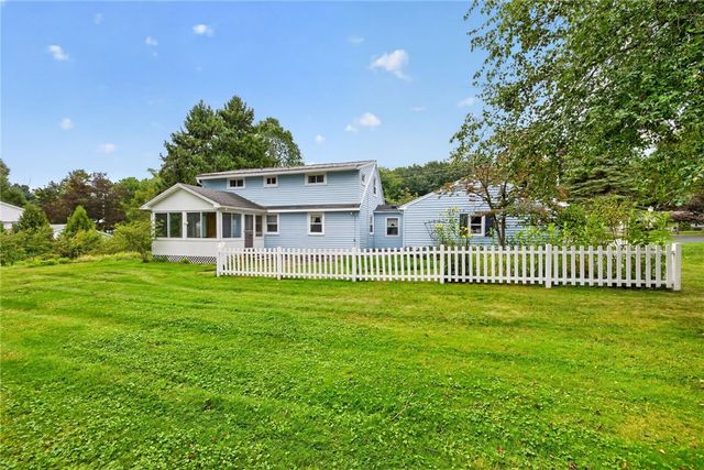 1070 Shoemaker Road, Webster, NY 14580