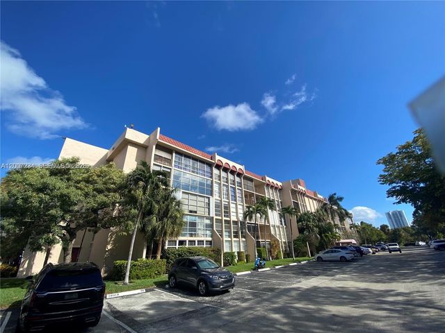 2101 Atlantic Shores Blvd 108, Hallandale Beach, FL 33009