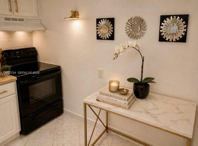 2101 Atlantic Shores Blvd 108, Hallandale Beach, FL 33009