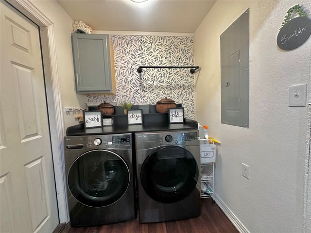 4024 Calmont Avenue, Fort Worth, TX 76107