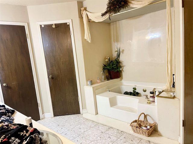 11806 Turtle Gate Drive, Houston, TX 77070