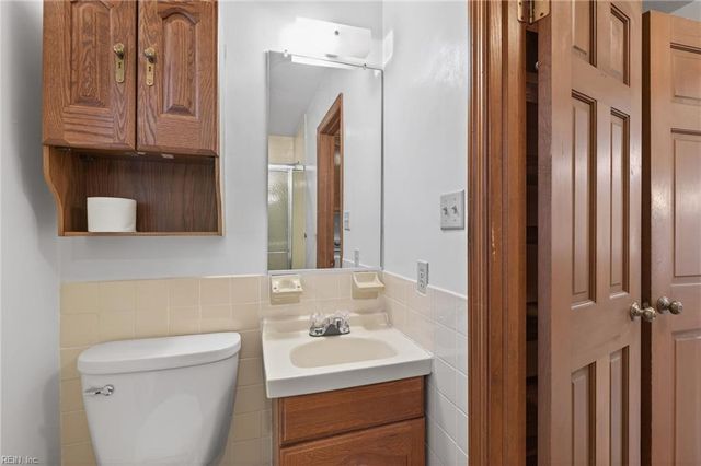 916 Timberlake DR, Virginia Beach, VA 23464