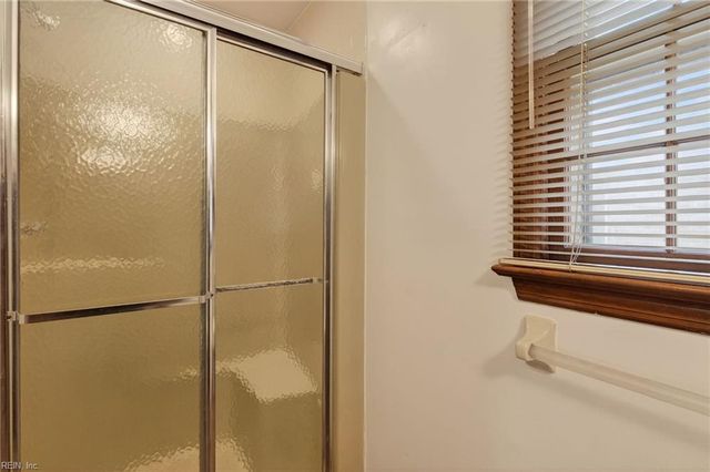 916 Timberlake DR, Virginia Beach, VA 23464