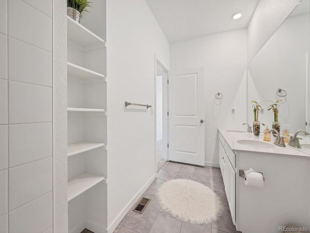 7346 W Asbury Dr, Denver, CO 80227