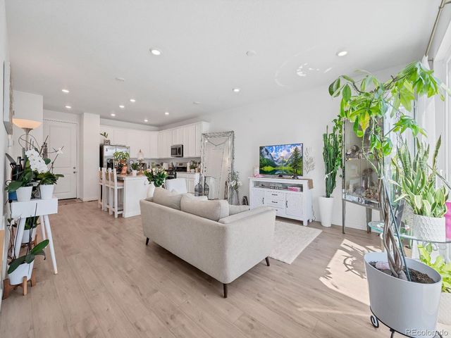 7346 W Asbury Dr, Denver, CO 80227