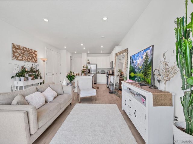 7346 W Asbury Dr, Denver, CO 80227