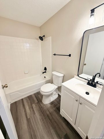 10107 Sunset, San Antonio, TX 78245
