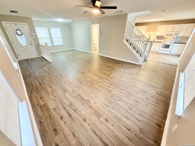 10107 Sunset, San Antonio, TX 78245
