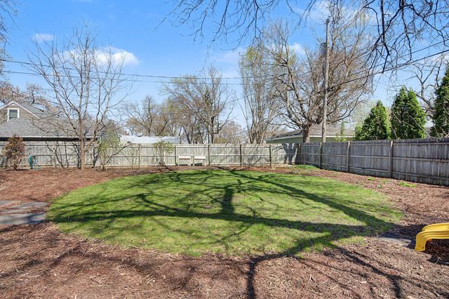 2825 Pennsylvania Avenue S, Saint Louis Park, MN 55426