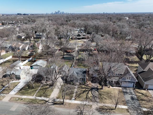 2825 Pennsylvania Avenue S, Saint Louis Park, MN 55426