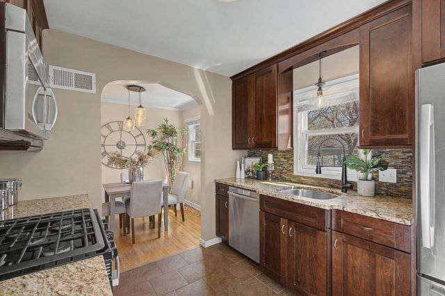 2825 Pennsylvania Avenue S, Saint Louis Park, MN 55426