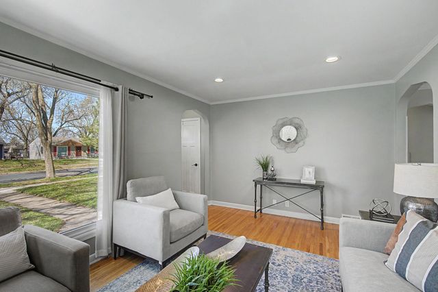 2825 Pennsylvania Avenue S, Saint Louis Park, MN 55426