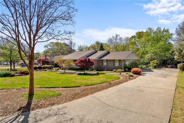 205 Holly Creek Drive, Anderson, SC 29621