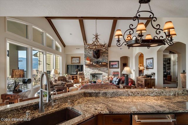 3251 Elmira RD, Sandpoint, ID 83864