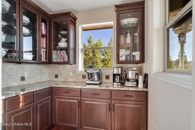 3251 Elmira RD, Sandpoint, ID 83864