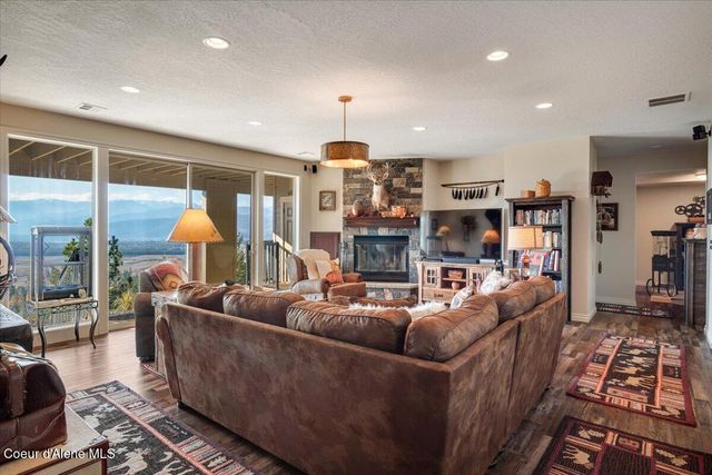 3251 Elmira RD, Sandpoint, ID 83864