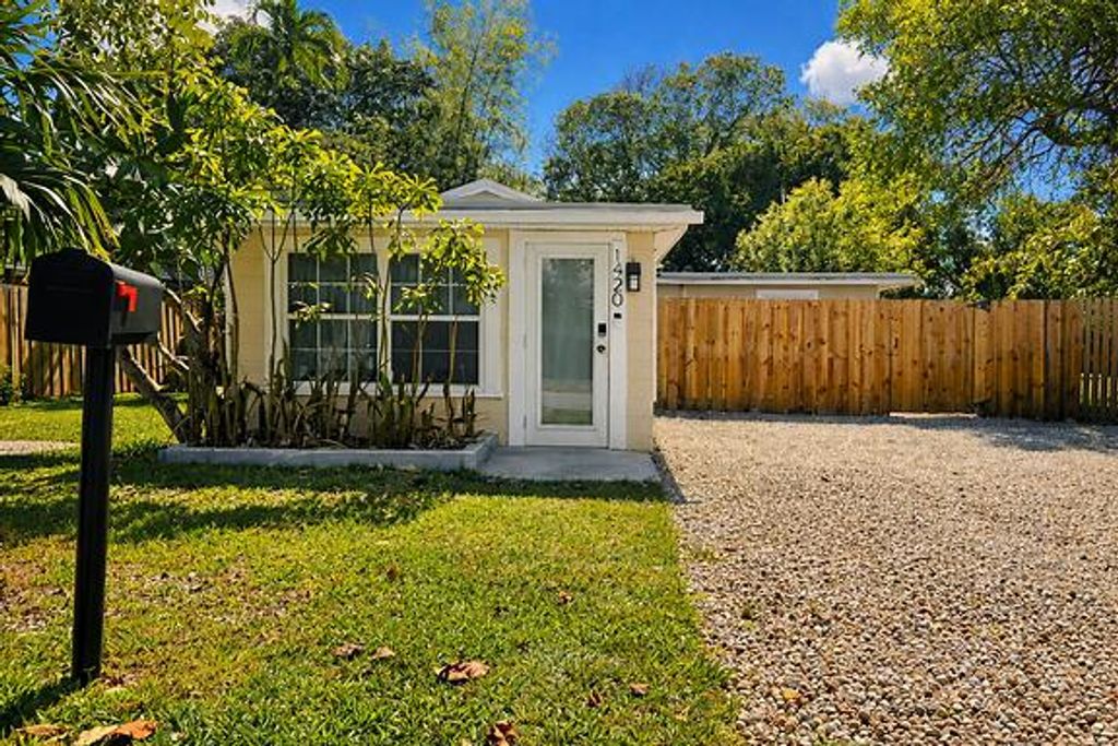 1420 SW 33rd Court, Fort Lauderdale, FL 33315