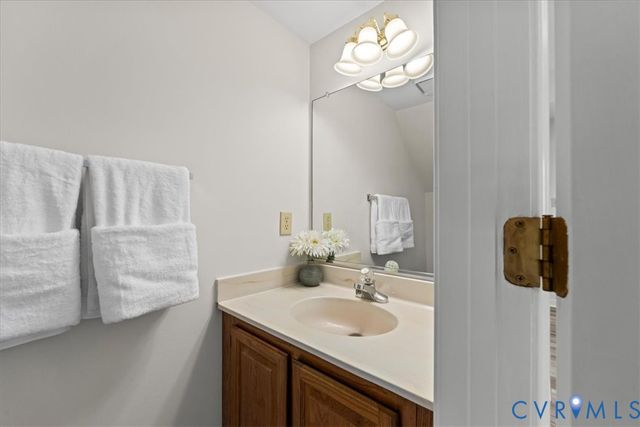 5004 Kingshurst Ct, Glen Allen, VA 23060