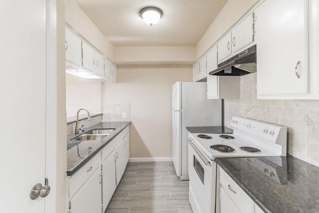 6815 Beachwood Street 1, Houston, TX 77021