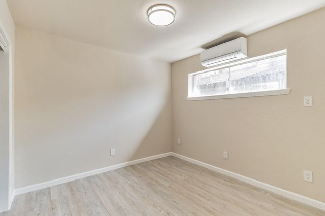 6815 Beachwood Street 1, Houston, TX 77021