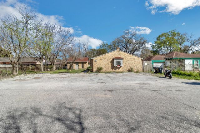 6815 Beachwood Street 1, Houston, TX 77021