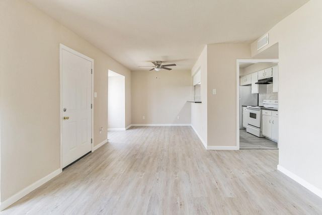 6815 Beachwood Street 1, Houston, TX 77021