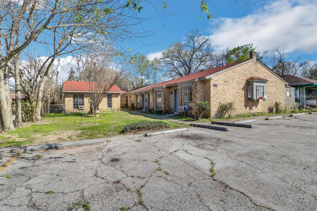 6815 Beachwood Street 1, Houston, TX 77021