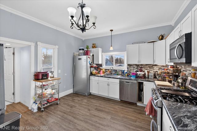 121 Livingston Street, Howell, MI 48843