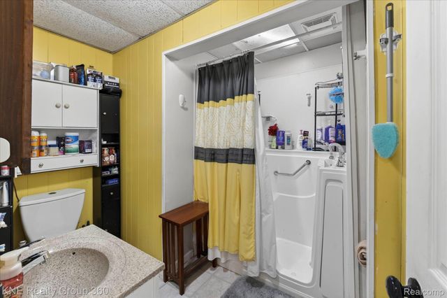 121 Livingston Street, Howell, MI 48843