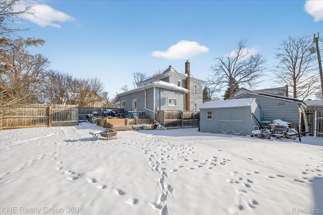 121 Livingston Street, Howell, MI 48843