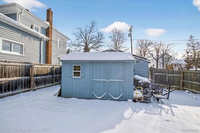 121 Livingston Street, Howell, MI 48843