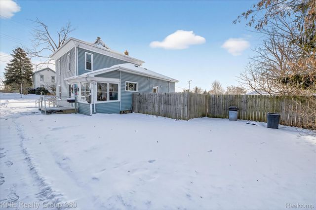 121 Livingston Street, Howell, MI 48843