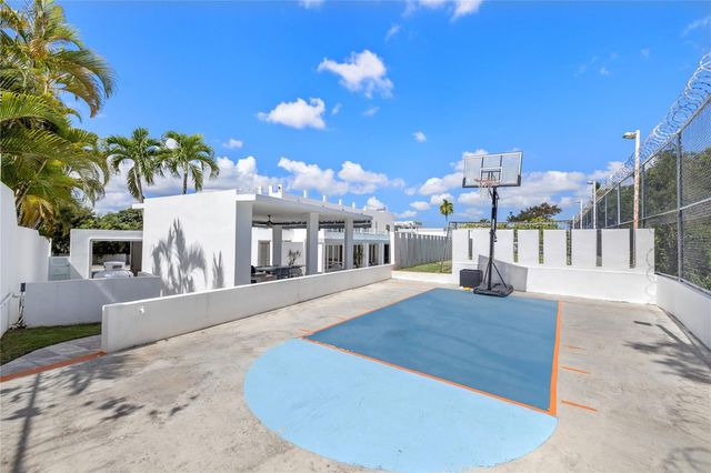 La Villa de Torrimar REINA VICTORIA, Guaynabo, PR 00969