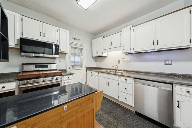 1514 Poplar Street, South Greensburg Boro, PA 15601