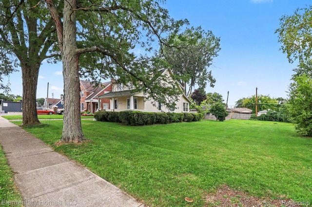 22326 Statler Street, St. Clair Shores, MI 48081