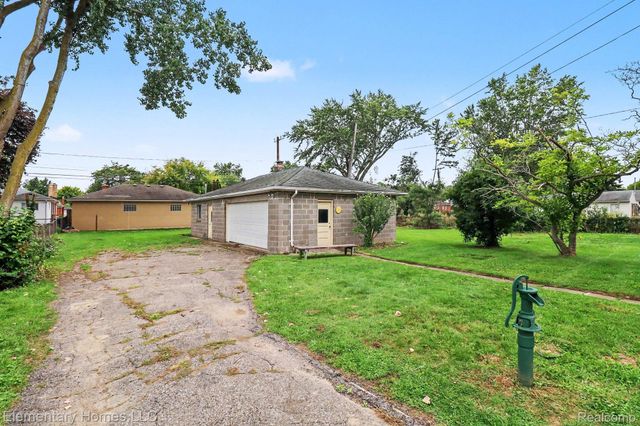 22326 Statler Street, St. Clair Shores, MI 48081