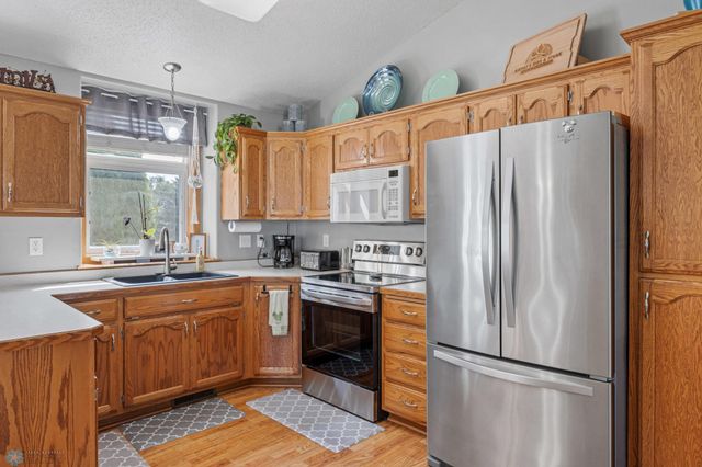 1822 33rd Street S, Moorhead, MN 56560