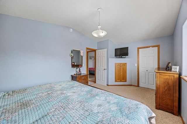 1822 33rd Street S, Moorhead, MN 56560