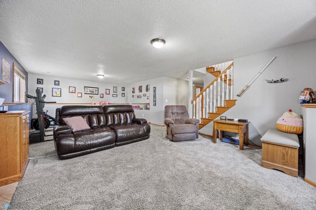 1822 33rd Street S, Moorhead, MN 56560