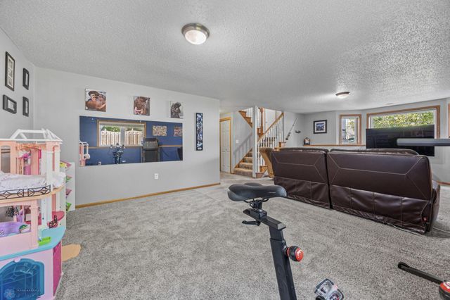 1822 33rd Street S, Moorhead, MN 56560