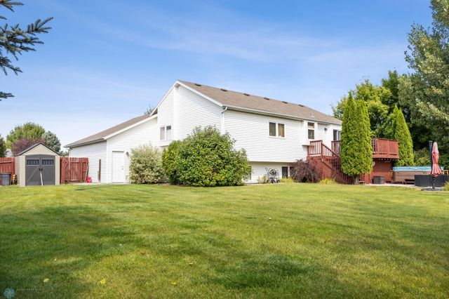 1822 33rd Street S, Moorhead, MN 56560